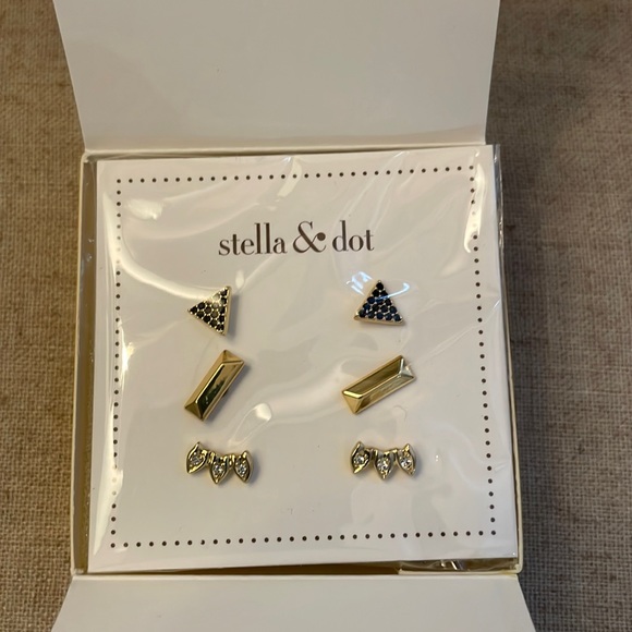 Stella & Dot Aurora Stud Pack - Picture 1 of 2